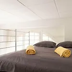 Stylish Loft Apartment Plus Selfcheckin Plus Street Parking