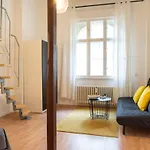 Stylish Loft Apartment Plus Selfcheckin Plus Street Parking